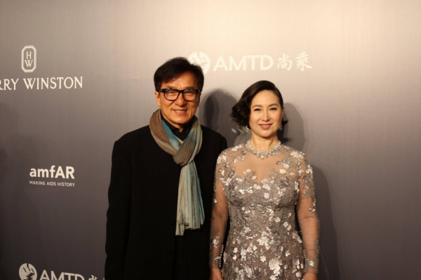 酒店女王身價百億,爺爺是周大福老闆,弟弟在銀行還有108億現金 酒店女王身價百億,爺爺是周大福老闆,弟弟在銀行還有108億現金