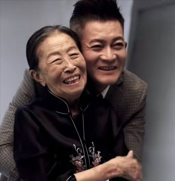 2021年去世的7位老戲骨，謙遜有禮，敬業愛家，個個是演藝圈清流