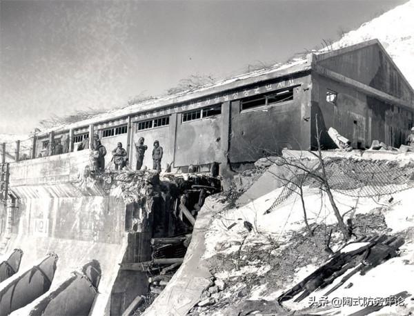 長津湖咬尾戰：美軍九輛重型坦克被堵在水門橋，志願軍追上沒法逃