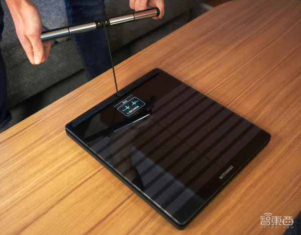 草草收場的CES：晶片巨頭混戰，元宇宙屏宇宙鬥法