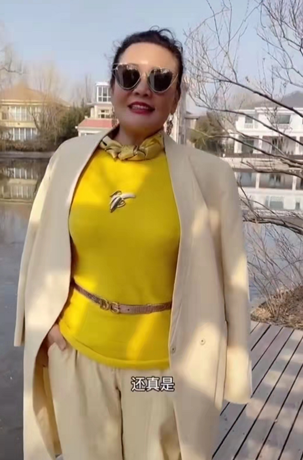 大S離婚竟讓前婆婆漲粉!張蘭戴貝雷帽直播狀態好,女王發言超牛 大S離婚竟讓前婆婆漲粉!張蘭戴貝雷帽直播狀態好,女王發言超牛