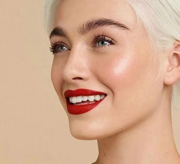 當，我擁有了12支超顯白的口紅以後