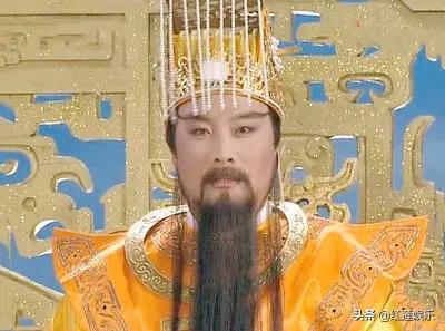 王衛國，1955年出生北京，由於長得“地闊方圓”，常扮演玉皇大帝