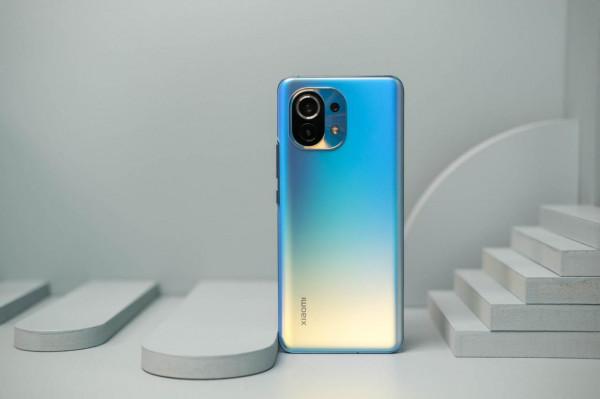 年底換新機？懂行的朋友推薦這幾款！長輩晚輩都能樂開花