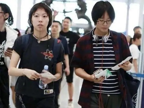 同是竇唯的基因，把王菲的女兒和高原的女兒一對比，差距就出來了