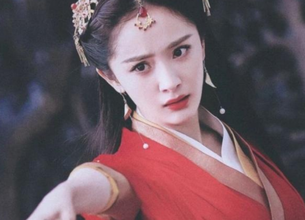 “精緻”美女秒變“人皮面具”楊超越丟掉眉毛,簡直太嚇人了 “精緻”美女秒變“人皮面具”楊超越丟掉眉毛,簡直太嚇人了