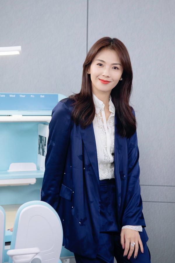 劉濤凹“女強人”人設上癮了，穿斑馬裙配大背頭氣場全開，真颯