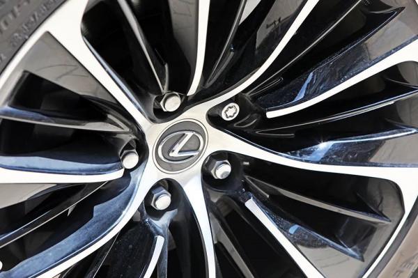 「深度」新潮與老派的碰撞 | 雷克薩斯 LS 500h 「深度」新潮與老派的碰撞 | 雷克薩斯 LS 500h