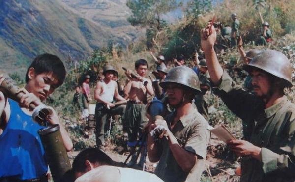 對越反擊戰撤軍途中發生意外:一個團200多人被俘,副軍長被降職 對越反擊戰撤軍途中發生意外:一個團200多人被俘,副軍長被降職