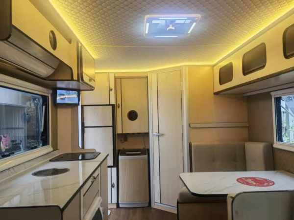 匯斯誠530T拖掛房車 材質升級 多功能吊櫃可儲物可變床 智慧生活