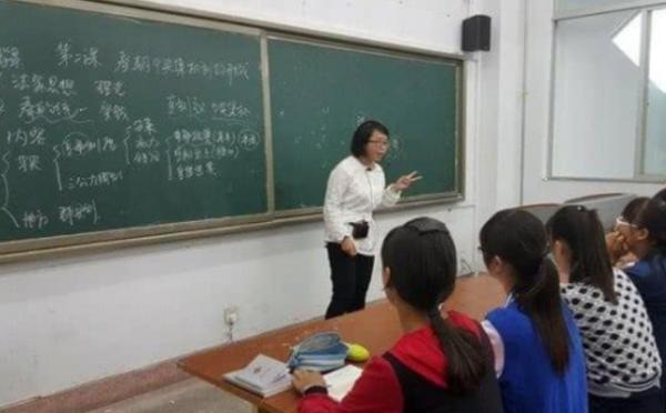 “佛系老師”成主流，只管上課不管其他，家長擔心不已