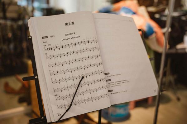 「生活記」開漢EV學架子鼓，享受追逐的快樂