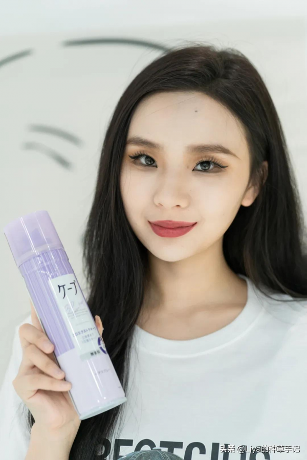 別再披頭散髮了！這3款秋日髮型，又美又撩人