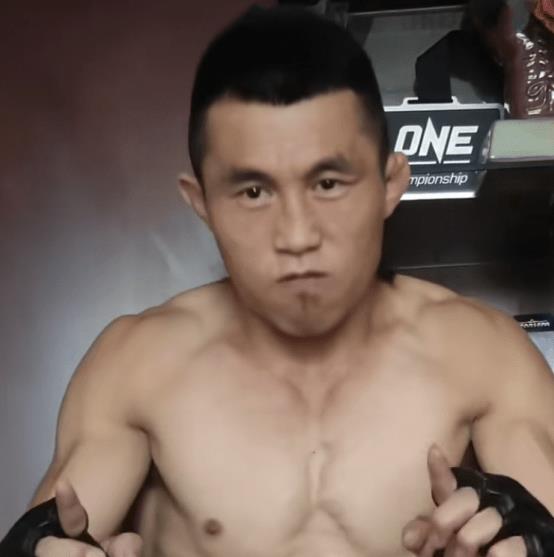 李景亮師弟招收終身學員，學費10萬元，拳迷：學做炊餅嗎？