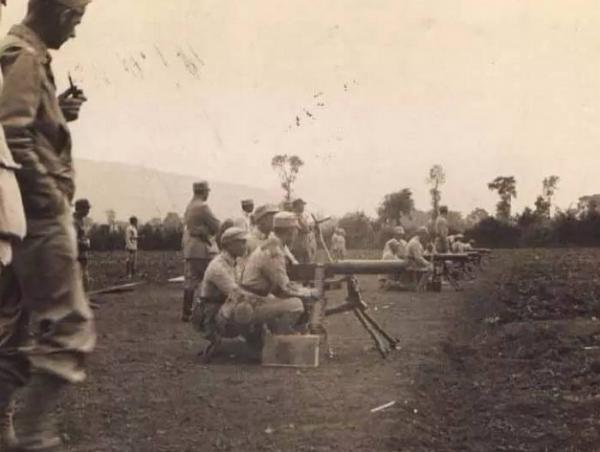 他是抗日名將,不願意參加內戰,被解放軍俘虜後卻說不能背叛老蔣 他是抗日名將,不願意參加內戰,被解放軍俘虜後卻說不能背叛老蔣