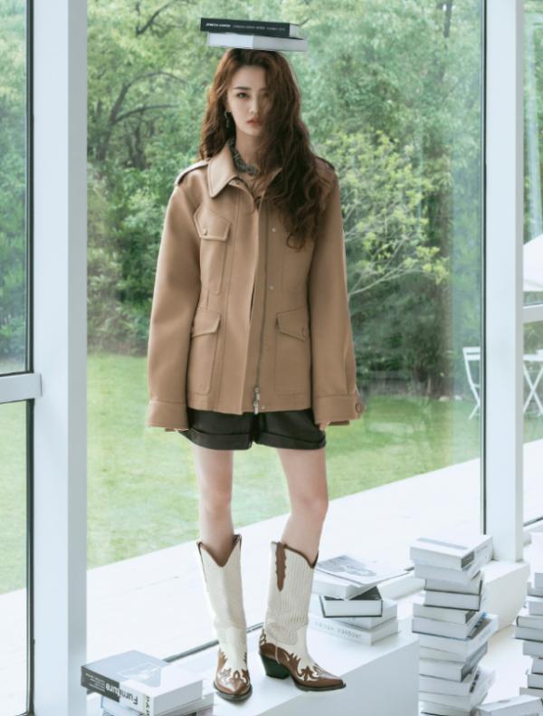 徐璐機場生圖曝光，看到她無濾鏡下的真實腿型，這誰誇得出口