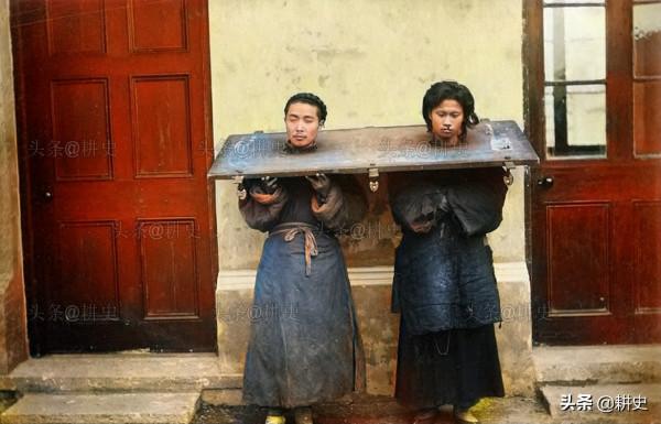 晚清老照片：李蓮英穿袈裟，清軍做手術，袁世凱最寵愛的姨太太