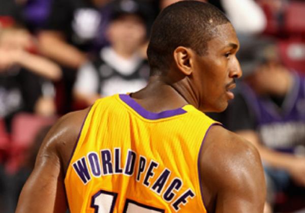 羅恩阿泰斯特,NBA中的奇男子,是刺頭更是硬漢 羅恩阿泰斯特,NBA中的奇男子,是刺頭更是硬漢