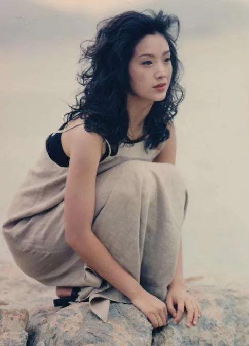 一覺醒來，“眯眯眼”淪為全民公敵？這5位小眼明星個個招人喜歡