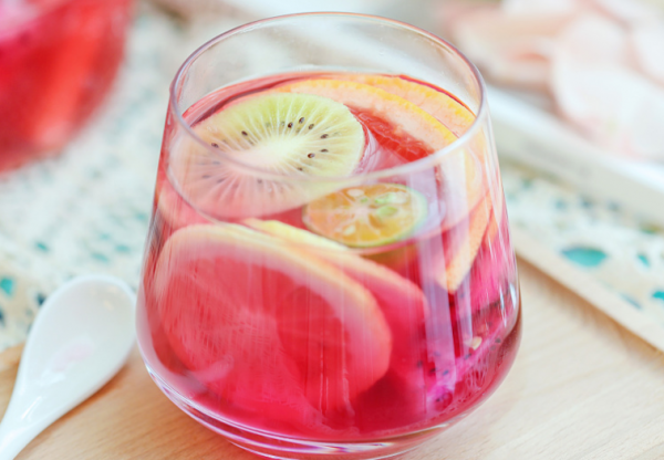 冬天天冷，給水果換個吃法，酸酸甜甜，清香暖胃，越喝越上癮