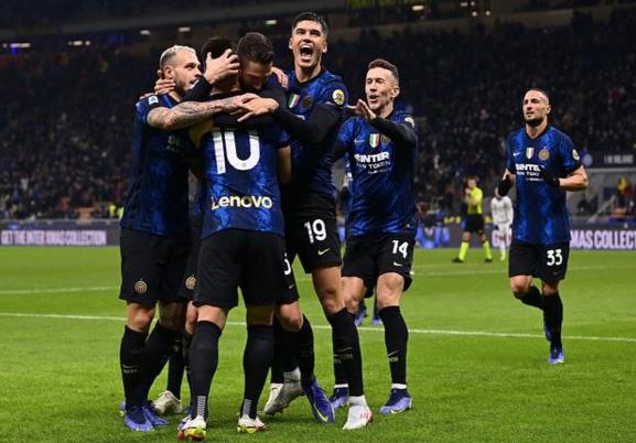 足壇刺激一夜：5大豪門贏球，阿森納爆冷出局，穆里尼奧3-4被逆轉