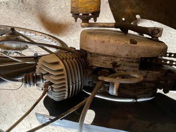 早年愛車族玩啥：幸福250與單缸屁驢子，當年太拉風了