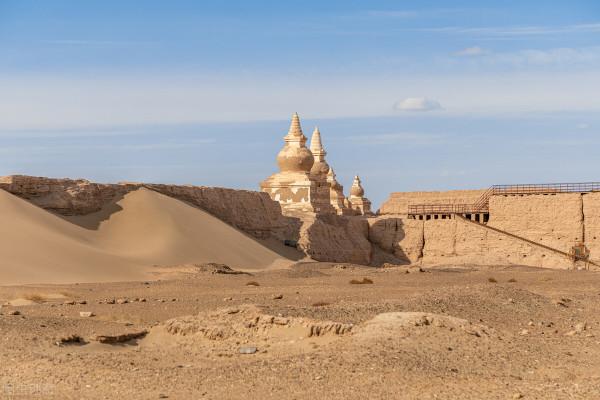 額濟納不只是有胡楊林,還有一段魔幻的歷史,請記住這個強盜 額濟納不只是有胡楊林,還有一段魔幻的歷史,請記住這個強盜