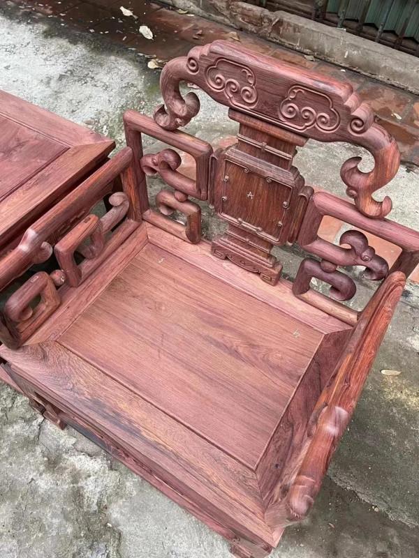 花枝太師椅三件套，越南出產，你覺得值多少？