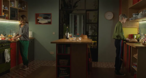 海報都要打碼,才敢安利阿莫多瓦的最新大作 海報都要打碼,才敢安利阿莫多瓦的最新大作