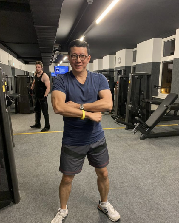 TVB綠葉舉家移民奧地利，聲稱當地物價便宜，不工作靠收房租過活