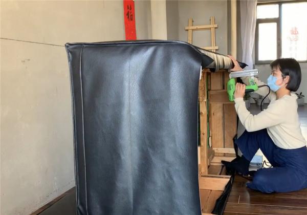 姑娘徒手裝修130㎡毛坯房，傢俱100%手工製作，網友：膜拜