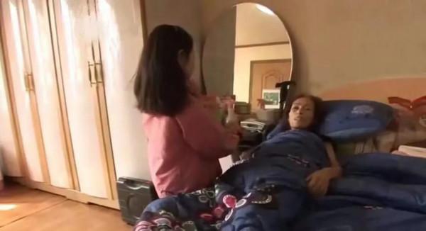 韓國女人瘦到皮包骨頭，生活無法自理，年輕時卻是大美人