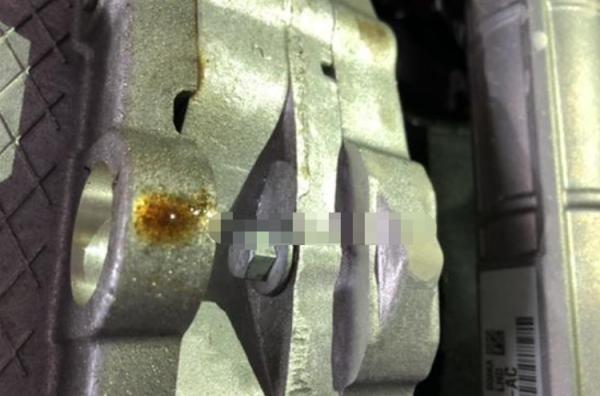 捷豹XEL發動機曲軸油封漏油,怎麼辦?這些處理方法,建議收藏 捷豹XEL發動機曲軸油封漏油,怎麼辦?這些處理方法,建議收藏