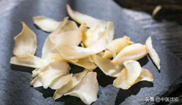 口乾、眼乾、鼻幹、面板乾燥？簡單一劑百合固金丸，從頭潤到腳