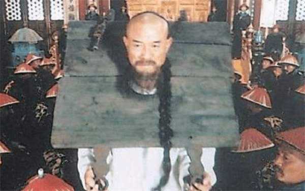 年羹堯被處死後，雍正如何處理他的老婆和女兒的？