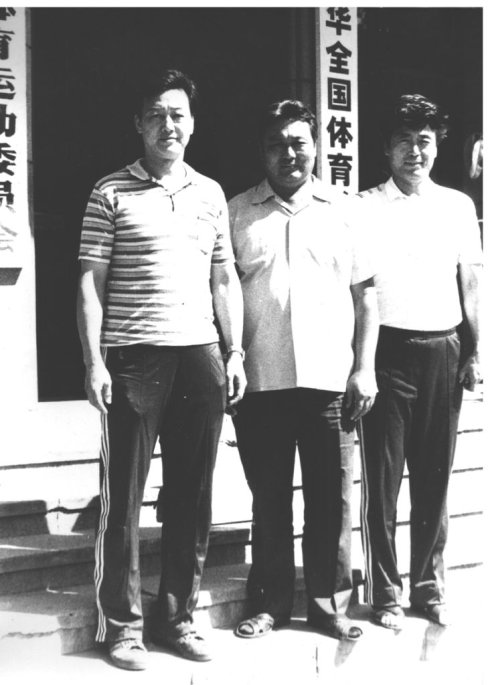 1986年第五屆魚尾獅杯,國足7戰6勝1平,最終捧起冠軍獎盃 1986年第五屆魚尾獅杯,國足7戰6勝1平,最終捧起冠軍獎盃