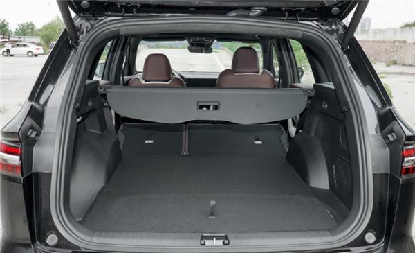 外觀上檔次，配置豐富，空間寬敞很實用，星越L實力究竟如何？