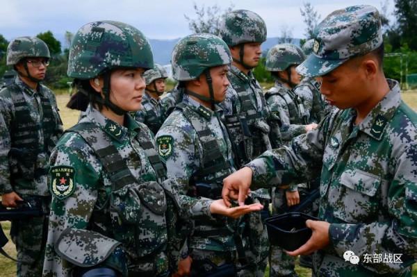 拼!拼!拼!衛生女兵請求出戰 拼!拼!拼!衛生女兵請求出戰