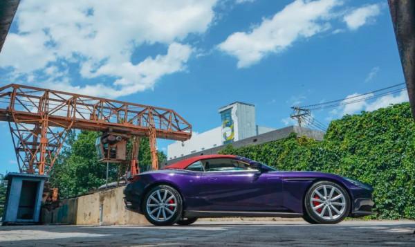 300萬買輛英倫跑車，“牛馬倫”心想：這是老哥