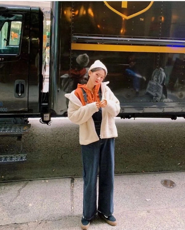 你還在穿小黑褲嗎?今冬流行這5條褲子 你還在穿小黑褲嗎?今冬流行這5條褲子