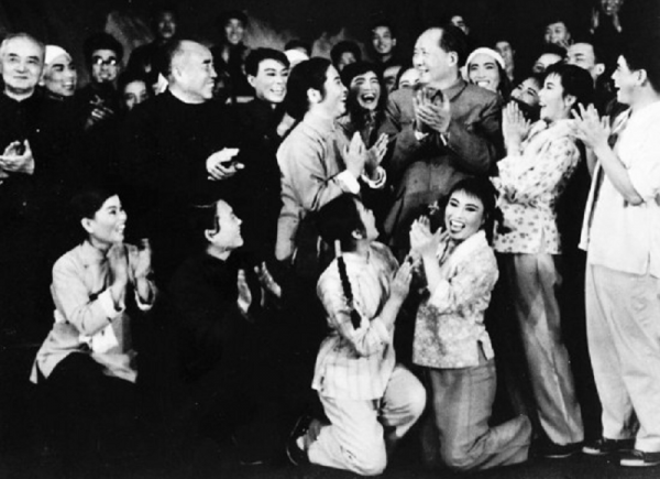 初到專列工作，馮桂英請毛主席品嚐蘇聯小包子，主席忙擺手：不對