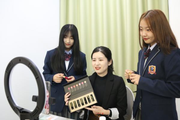 初中生喜迎中考“新政策”，中考50%分流將取消？家長直呼等到了