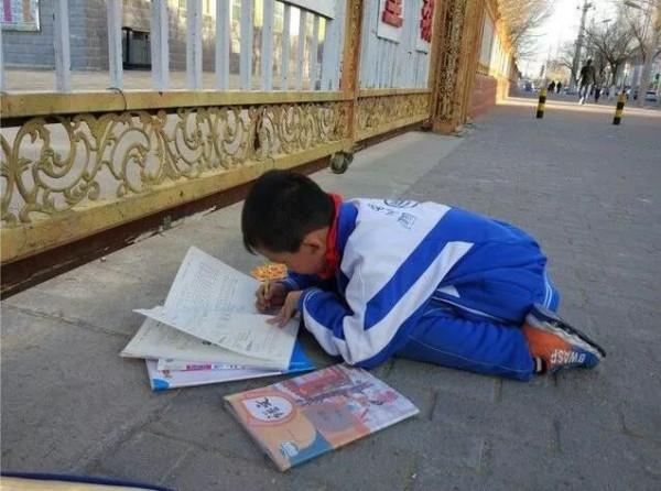 小學生秋季作文《一車表子》，老師閱後哭笑不得：“抄寫100遍”