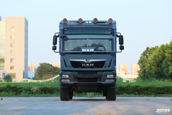 征服荒野！實拍評測中天探險者洲際越野房車，基於德國MAN打造