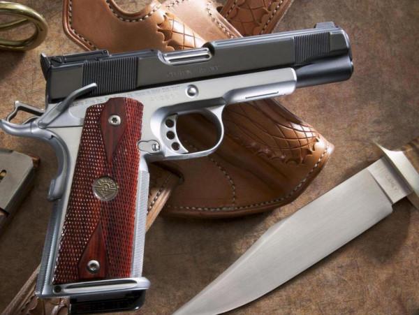 “北極狐”僱傭兵的20種輕武器,都是世界最頂尖的槍支 “北極狐”僱傭兵的20種輕武器,都是世界最頂尖的槍支