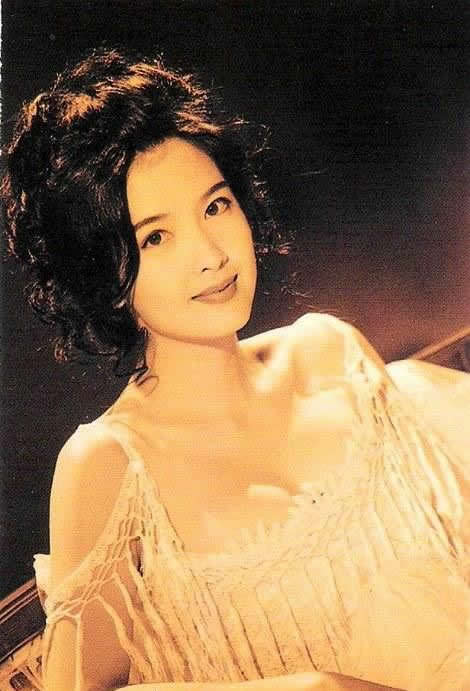 一組周慧敏的老照片曝光，一定有你沒見過的