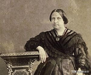 拿著“照騙”去相親：西方王室的肖像油畫，早就開始加美顏濾鏡了