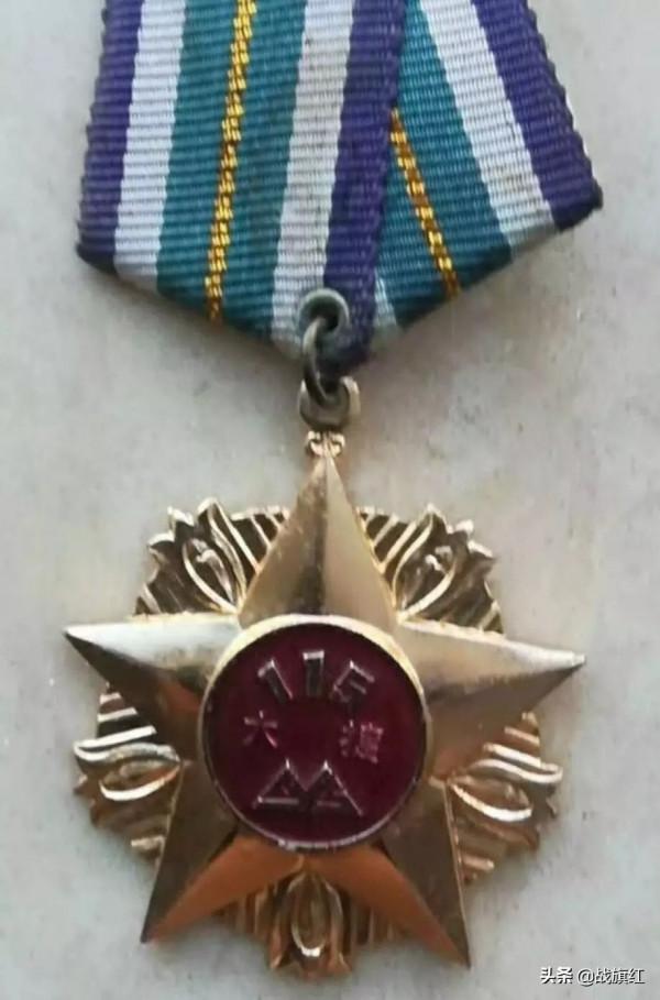 老山二等功臣回憶：衝上高地一看，不見越軍人影，躲哪去了？