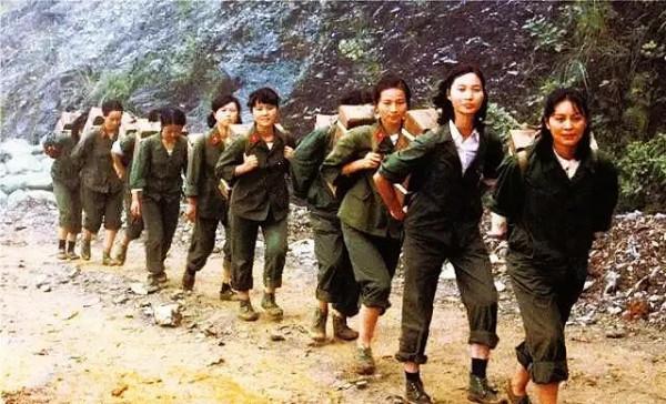 運輸靠騾馬 飲水按克算 看當時後勤 就知道老山英雄們為何值得尊重了 運輸靠騾馬 飲水按克算 看當時後勤 就知道老山英雄們為何值得尊重了