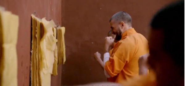 英國肌肉男質疑中國武術,上門挑戰少林武僧,結果只能腫著臉回國 英國肌肉男質疑中國武術,上門挑戰少林武僧,結果只能腫著臉回國